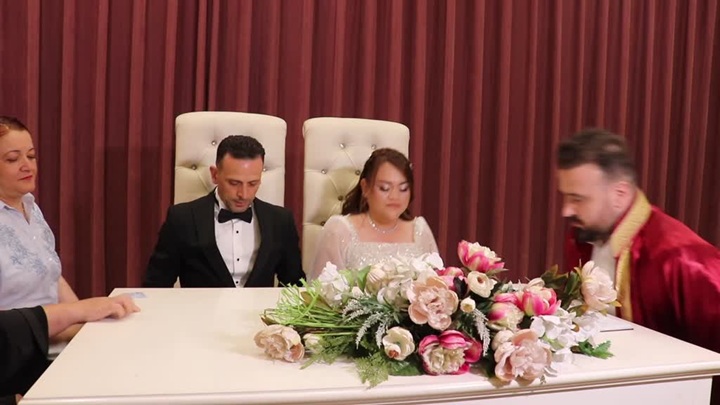 Endonezya’dan çalışmak için geldiği Trabzon’da gelin oldu