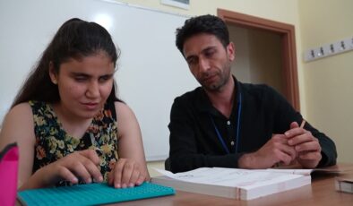 Görme engelli öğrenci Nazalin Selvi hayalindeki bölüme yerleşti