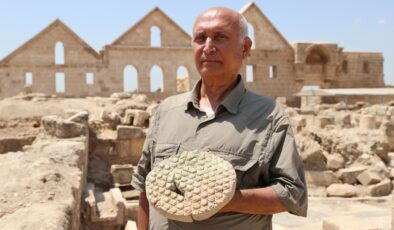 Harran’da 800 yıllık baklava desenli ekmek kalıbı bulundu