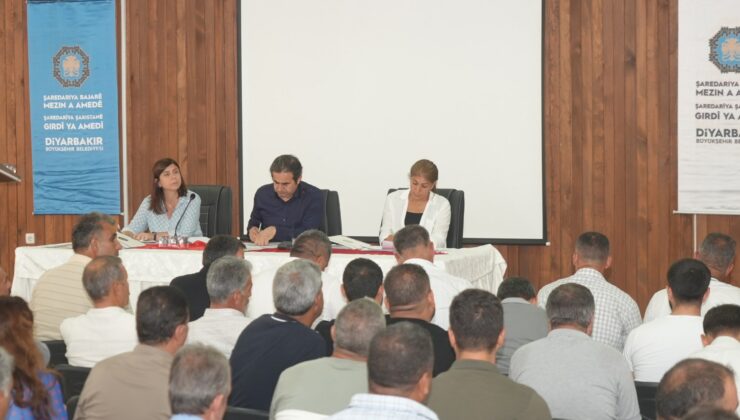 Serra Bucak, Ergani’de muhtarlarla bir araya geldi