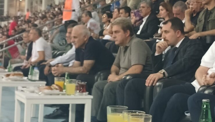 Diyarbakır Valisi Zorluoğlu İlk Kez Amedspor Maçını Protokolden İzledi