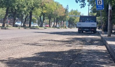 İstasyon Caddesi’nde Asfaltlama ve Orta Refüj Düzenleme Çalışmaları Başladı