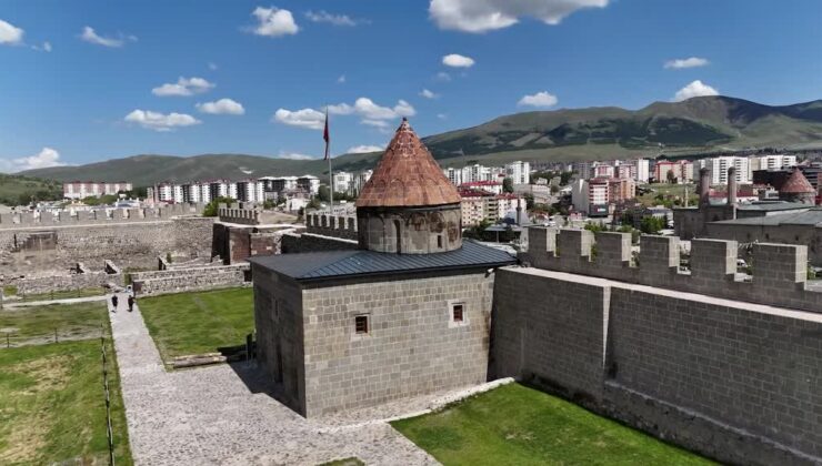 Kale Mescidi asırlardır ayakta duruyor