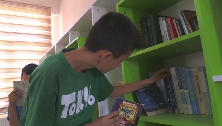 Kanserden ölen ağabeyinin kütüphane hayalini memleketindeki okulda gerçekleştirdi