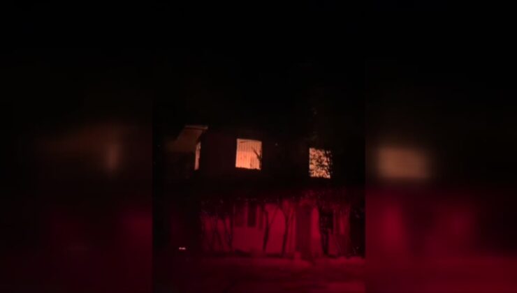 Kiracılarını darbederek öldürdükleri öne sürülen çiftin evinde yangın çıktı