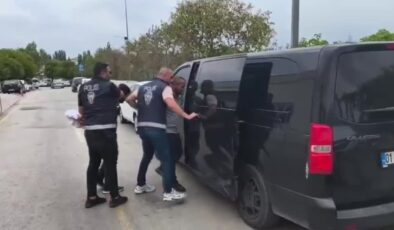 Kovalamaca sonucu yakalanan şüpheliden silah çıktı