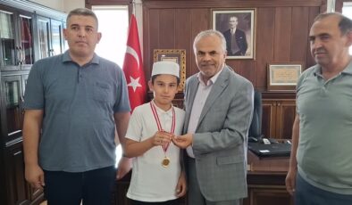 Kur’an-ı Kerim yarışmasının birincisi ödülünü Gazzeli çocuklara bağışladı