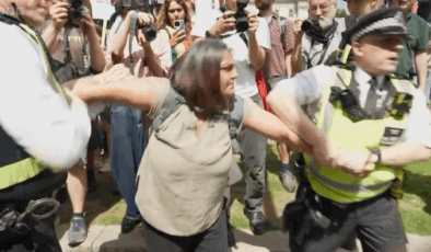 Londra’da Filistin Eylemi protestosunda rekor tutuklama