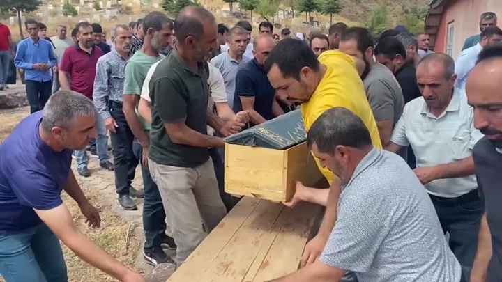 Elazığ’da maden ocağındaki göçükte ölen işçinin cenazesi defnedildi