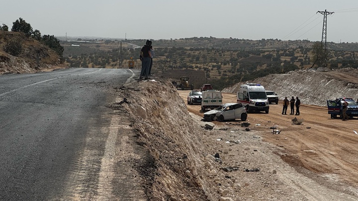 Mardin’de yan yola düşen otomobildeki 1 kişi öldü, 5 kişi yaralandı