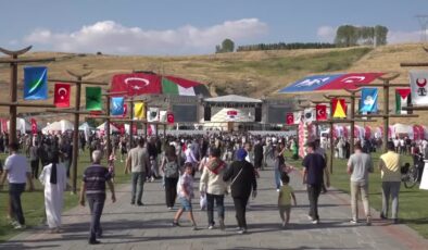Malazgirt Zaferi birçok ilden misafiri Ahlat’ta buluşturdu