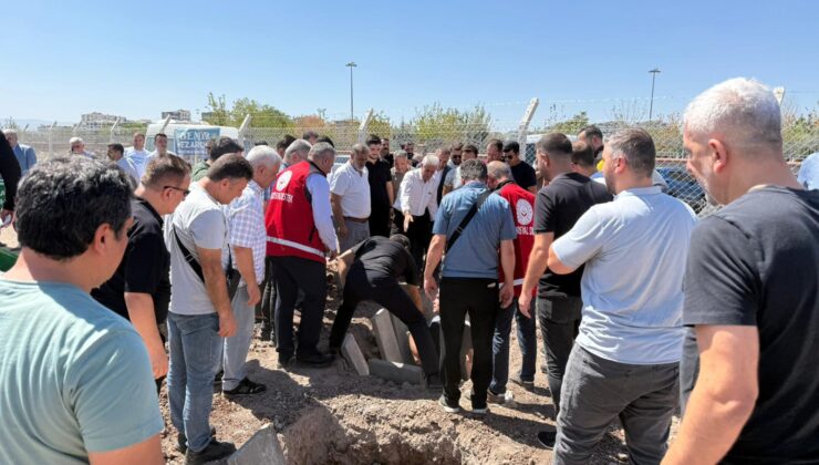 Mersin’deki kazada hayatını kaybeden Farah Elmasri Diyarbakır’da toprağa verildi