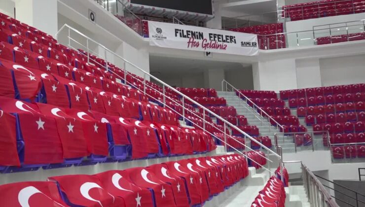 Milli voleybol maçının oynanacağı salonda hazırlıklar tamamlandı