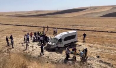 Minibüsün şarampole devrilmesi sonucu 10 kişi yaralandı