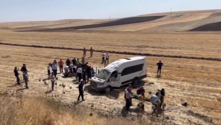 Minibüsün şarampole devrilmesi sonucu 10 kişi yaralandı
