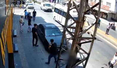 Motosikletin çarptığı 2 kardeşten biri öldü, diğeri ağır yaralandı