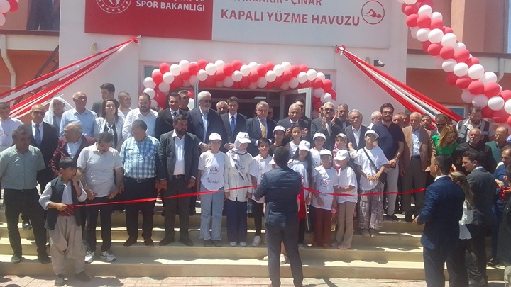 Bakan Bak, Çınar’da Yarı Olimpik Yüzme Havuzu ve Gençlik Merkezi Açılışına Katıldı