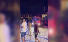 Otelde çıkan yangında 11 kişi dumandan etkilendi