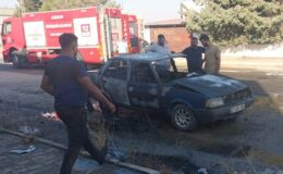 Gaziantep’te seyir halindeki otomobil yandı