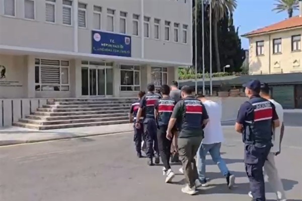 Sahte sitelerle vurgun yapan çete çökertildi