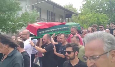 Gölde hayatını kaybeden dalgıç gözyaşlarıyla uğurlandı