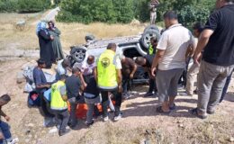 Şarampole devrilen hafif ticari araçta 4’ü ağır 7 kişi yaralandı