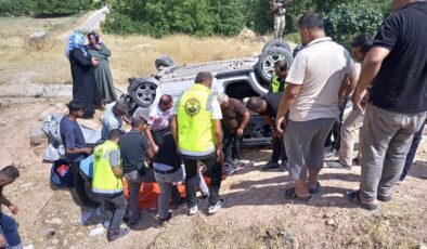 Şarampole devrilen hafif ticari araçta 4’ü ağır 7 kişi yaralandı