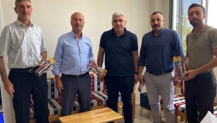 Savur’da çiftçilere modern tarım ekipmanı dağıtıldı