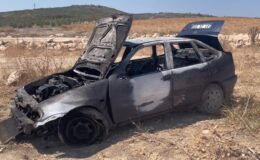 Seyir halindeki otomobilde çıkan yangın söndürüldü