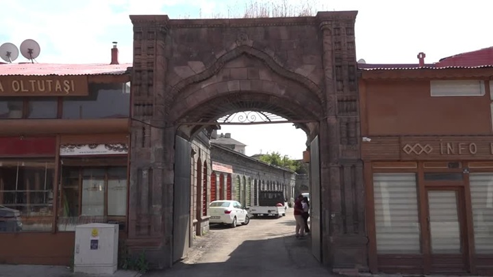 Tarihi hanları restorasyonla yeniden ticari hayata kazandırılıyor