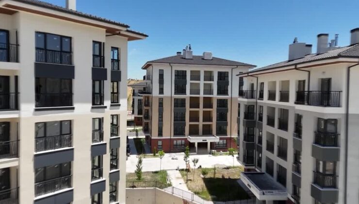 TOKİ temmuzda 16 ilde 7 bin 358 konutu hak sahiplerine teslim etti