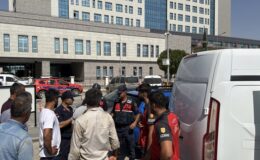 Taş, sopa ve bıçaklarla birbirine girdiler: 4 kişi yaralandı