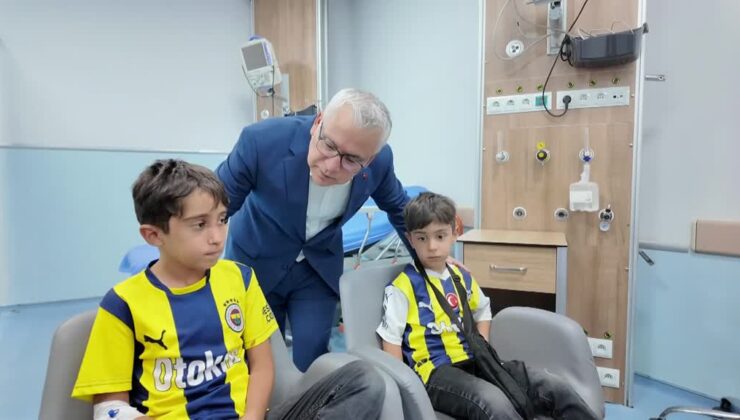 Vali Yılmaz Şimşek, Sivas’taki kazada yaralıları ziyaret etti