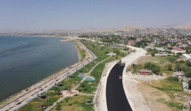 Van Gölü sahil yolunda 3. etap çalışmaları sürüyor