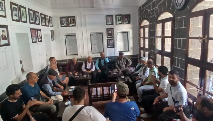 Diyarbakır’daki Dengbêj Evi Ziyaretçilerini Büyülüyor