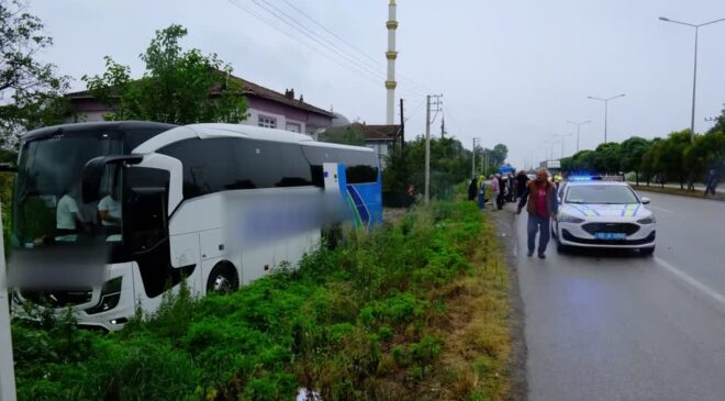 Yolcu otobüsünün çarptığı 1 kişi öldü, 1 kişi yaralandı