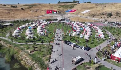 Yunus Emre Enstitüsü, Malazgirt Zaferi kutlamalarında kültürel değerleri ziyaretçilerle buluşturuyor