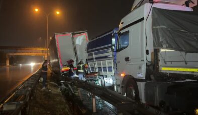 Zincirleme trafik kazasında 1 kişi öldü