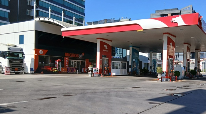 Benzine Zam Geldi İstasyonlar Boş Kaldı