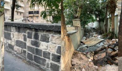 Yıkılan Yeşil Camii Enkazı Çöplüğe Döndü