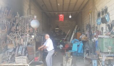 Demirciler kavurucu sıcaklarla mücadele ediyor