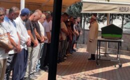 Hafif ticari araca çarpan motosikletin sürücüsü öldü