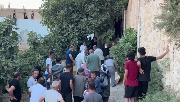İki kız kardeş evlerinde ölü bulundu