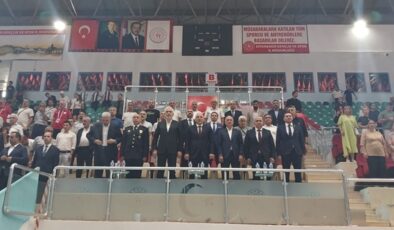 Karate Şampiyonasına il protokolü’de katıldı