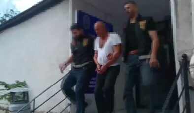 Komşusunu bıçakla öldüren zanlı yakalandı