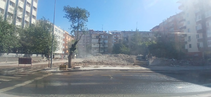 Depremde Hasar Gören Maliye Lojmanları Tamamen Yıkıldı