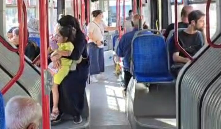 Kavurucu Sıcakta Yolcular Otobüsten İndi: Z5 Hattında Klima Krizi