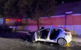 Otomobilin park halindeki tıra çarptığı kazada 1 kişi öldü, 4 kişi yaralandı