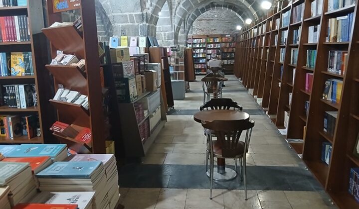 Tarihe Tanık Tarihi Aktarıyor