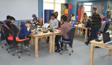 Öğrenciler yaz tatilini DENEYAP atölyelerinde geçiriyor